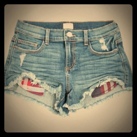 Sneak Peek Pants - Price drop ⬇️Small Sneak peek jean shorts